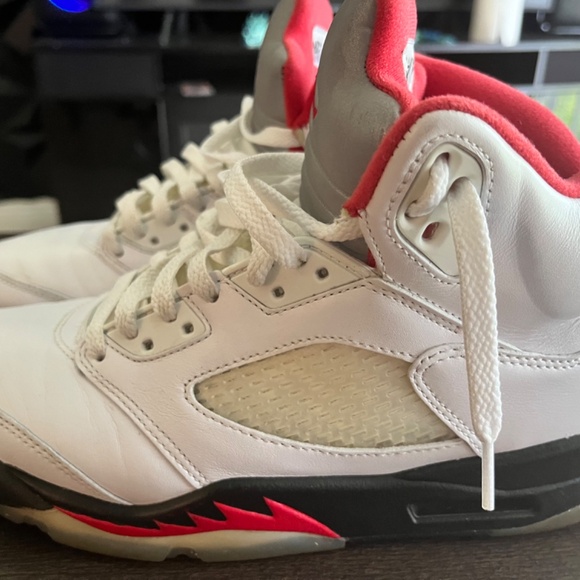 Jordan 5 - Picture 4 of 4